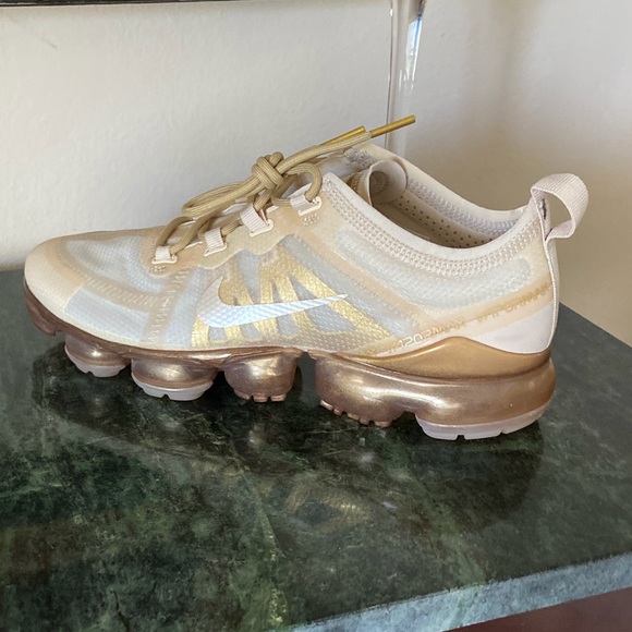 Nike Shoes - NEW NIKE VAPORMAX 2019 SIZE 8.5